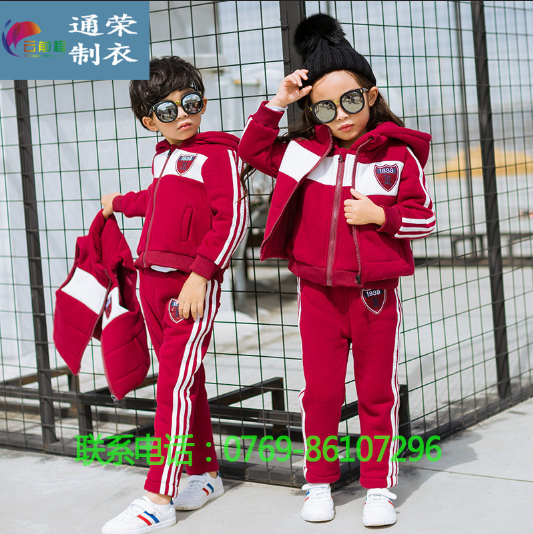 通榮制衣學(xué)生校服定做廠家在年前接到這款校服2萬套